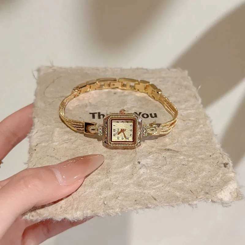 Retro Small Dial Womens es Gold Luxury Top Brand Diamond Ladies Quartz Simple Dr Women Bracelet es MontreXJ251021