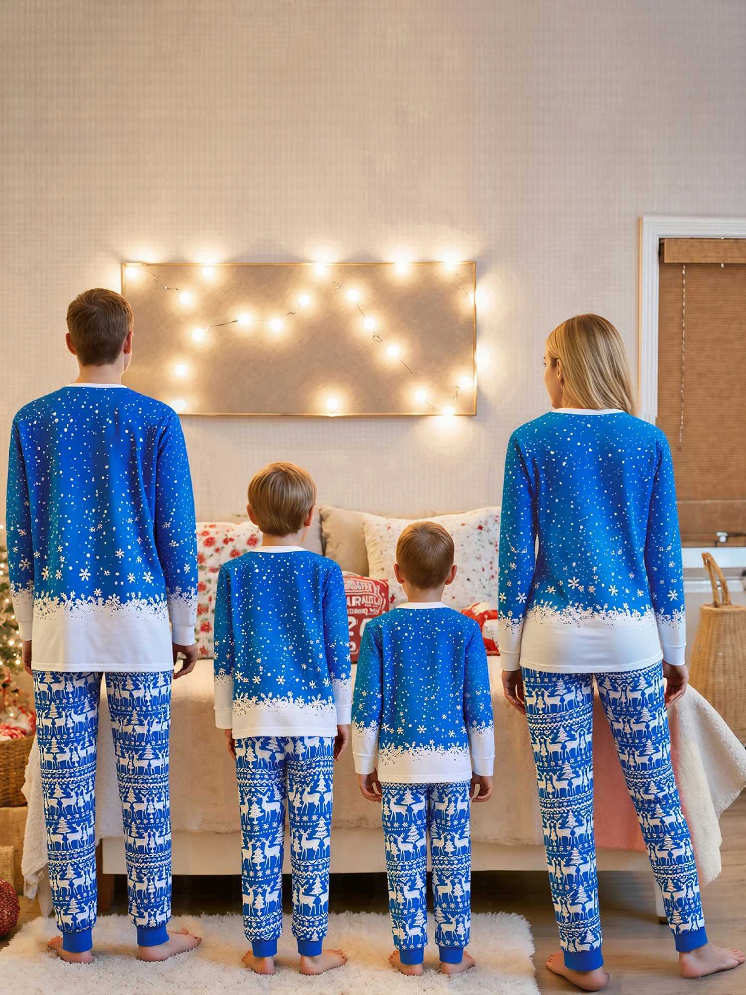 Christmas Family Pajamas Matching Set Long Sleeve Snowflake Print Top with Reindeer Print Bottoms Sleepwear Loungewear L2510213G08