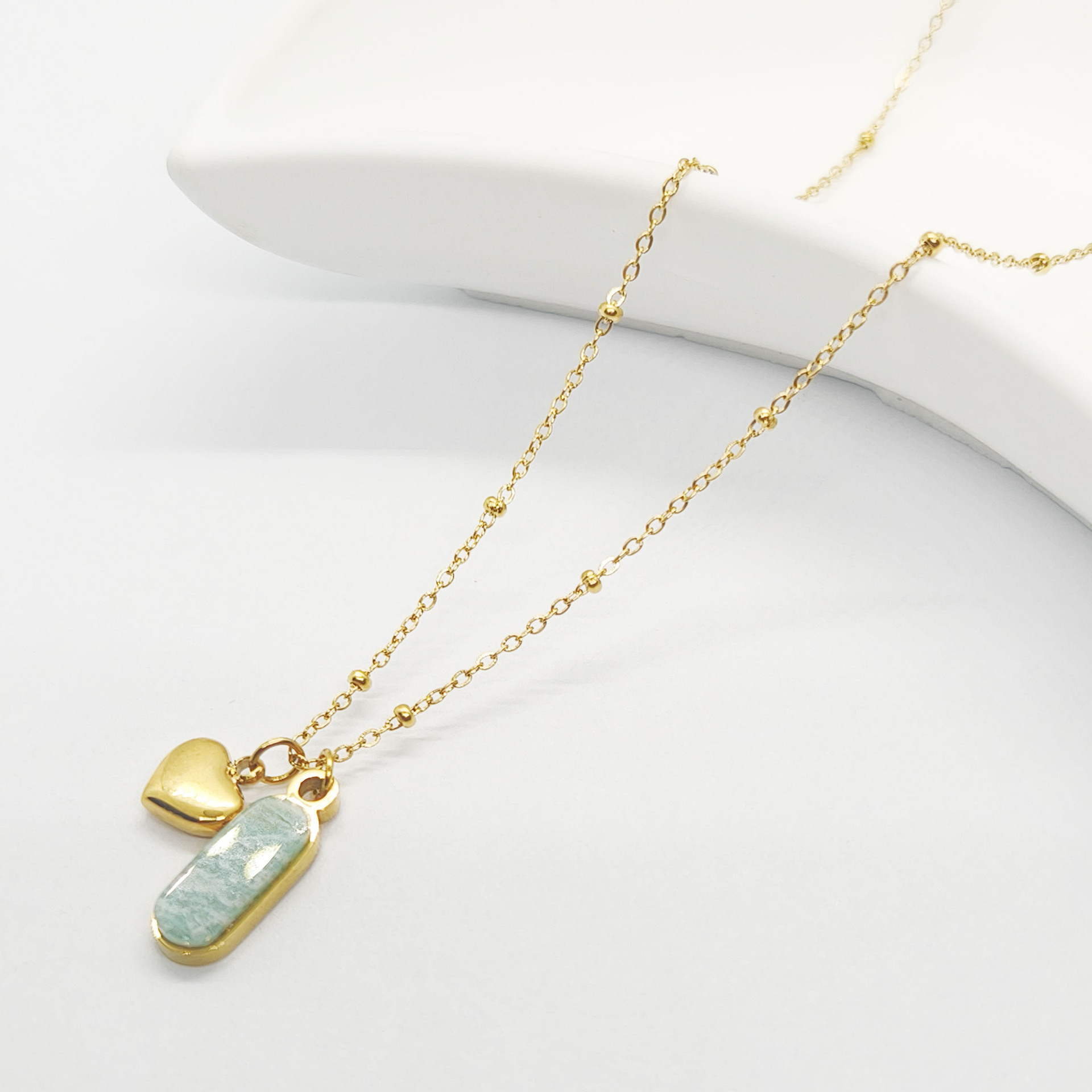 Luxury necklace Four leaf clover necklace for women light luxury versatile niche design high-end feeling collarbone chain accessories trendy Designer 