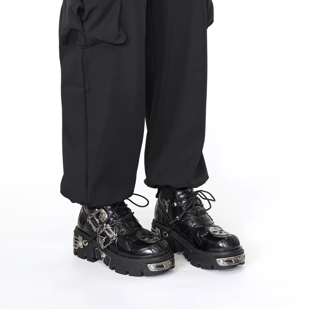 2025 Men and Women Vintage Rock Couple Shoes Dark Punk Leather Retro Boots Metal Niche Unisex Single Platform Shoes251020