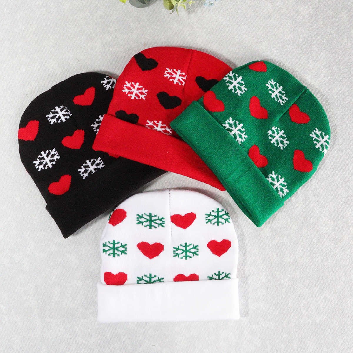 New Autumn and Winter Jacquard Hat Snowflake Love Heart Christmas Style Knitted Hat Warm Casual Fashion Cold Hat H251020