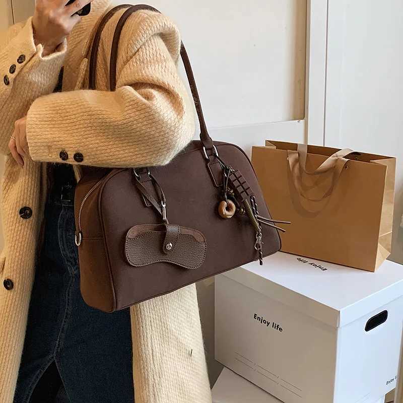 Big Size Women Bowling Bags Suede Pure Color Large Capacity Shoulder Crossbody Bag With Long Strap 2024 Luxury Designer Handbags Z251018