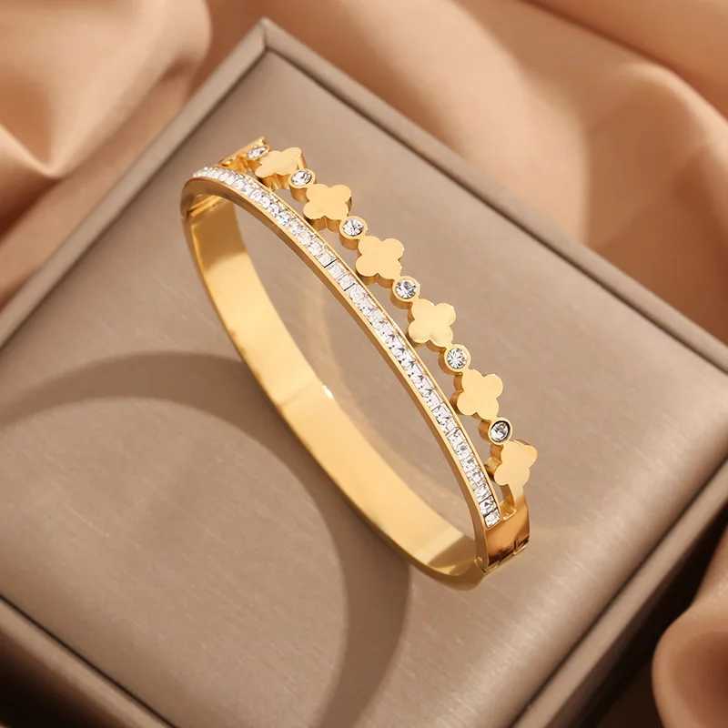 Women Stainless Steel Jewelry Accessory Fashion Zircon Bangles Water Proof Gold Color Cuffs J251021