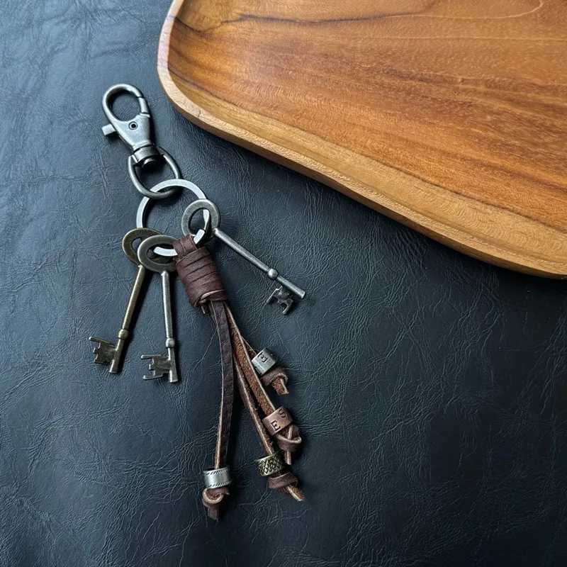 Korean Cowhide Braided Rope Pendant Keychain Fashion Bag Accessories Tassel Antitheft Key Chain Letter Pendant Gift Keyring W251021