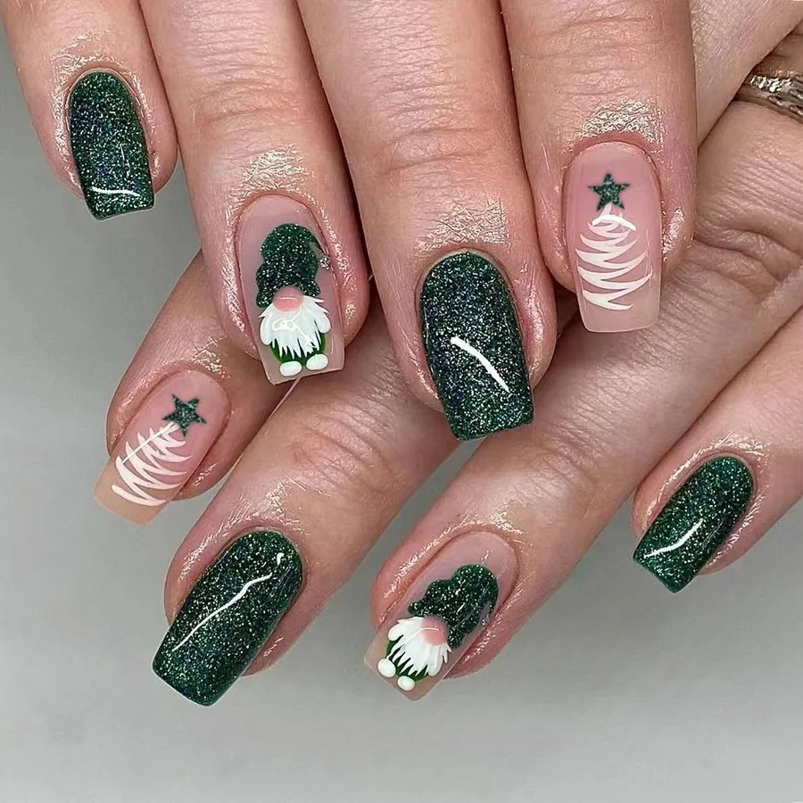 24Pcs Green Santa Press on Nails Short Glossy Square Full Cover Fake Nail Tips Christmas Tree with Glitter False Nail Festival 251014