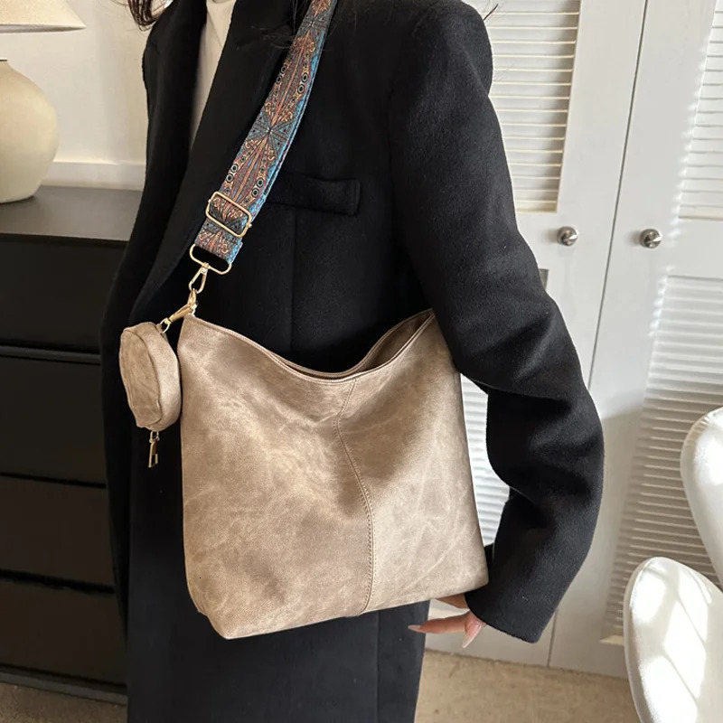 Vintage Commuting Womens Shoulder Bag Large Capacity Casual Crossbody Bags Pu Leather Handbags And Purses Tote 251021