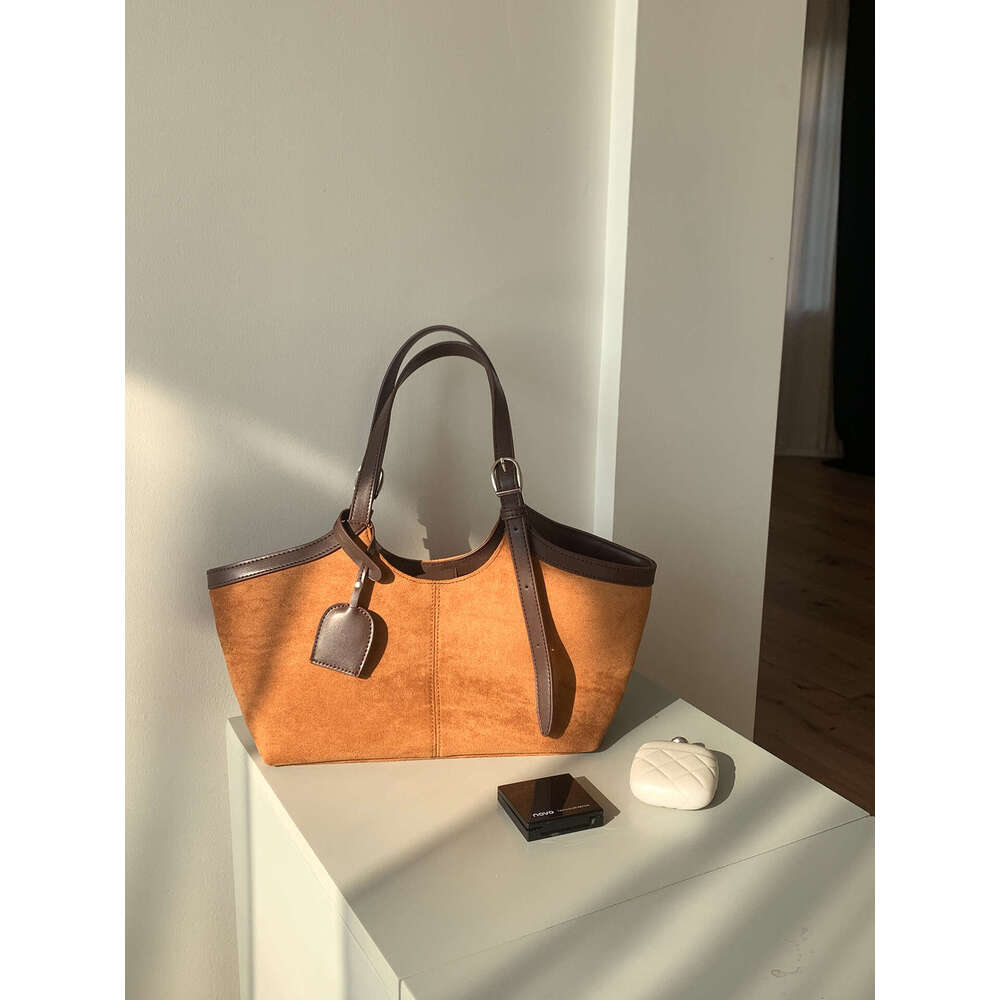 Autumn Winter Suede Creative PU Stitching Design Vegetable Basket Tote Large Capacity New Commuter Shoulder Bag For Women B5