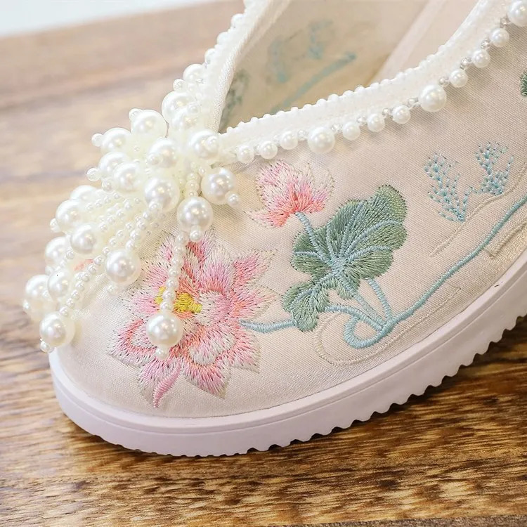 Chinese Style Pearl Embroidered Wedge Hanfu Shoes Bow Lotus Ancient 251011