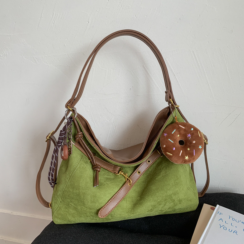 New autumn and winter designer bags new fashion luxury handbags trendy and popular women's shoulder bags large capacity commuting bags