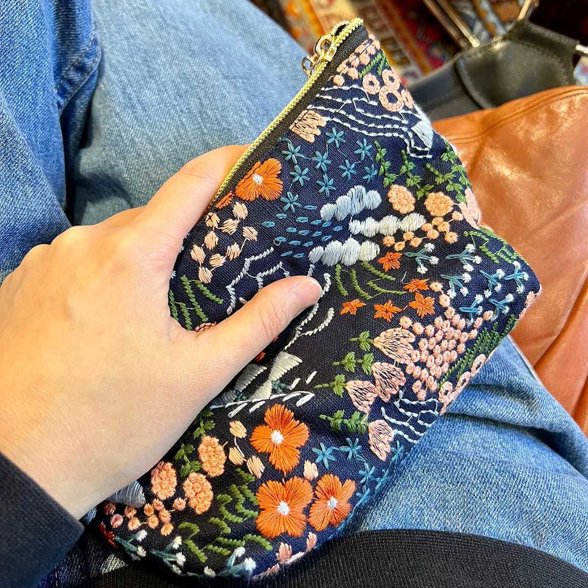 Floral Embroidered Makeup Bag Vacation Fabric Small Handbag Girls Travel Business trip Portable zipper storage bagW251021