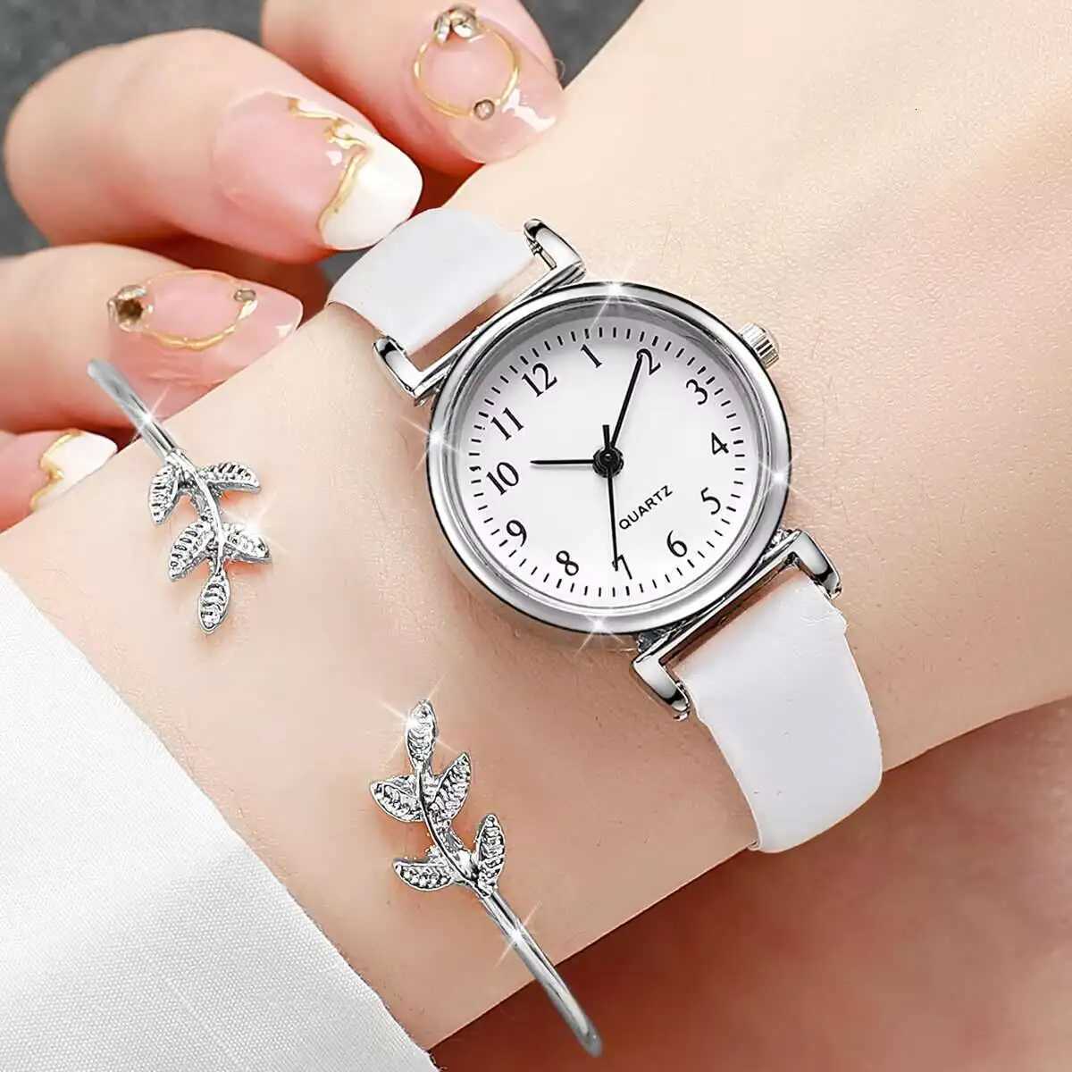 2PCSSet Fashion Womens Small Arabic Dial Leather Str Quartz es Bracelet Set Reloj MujerWithout BoxXJ251021