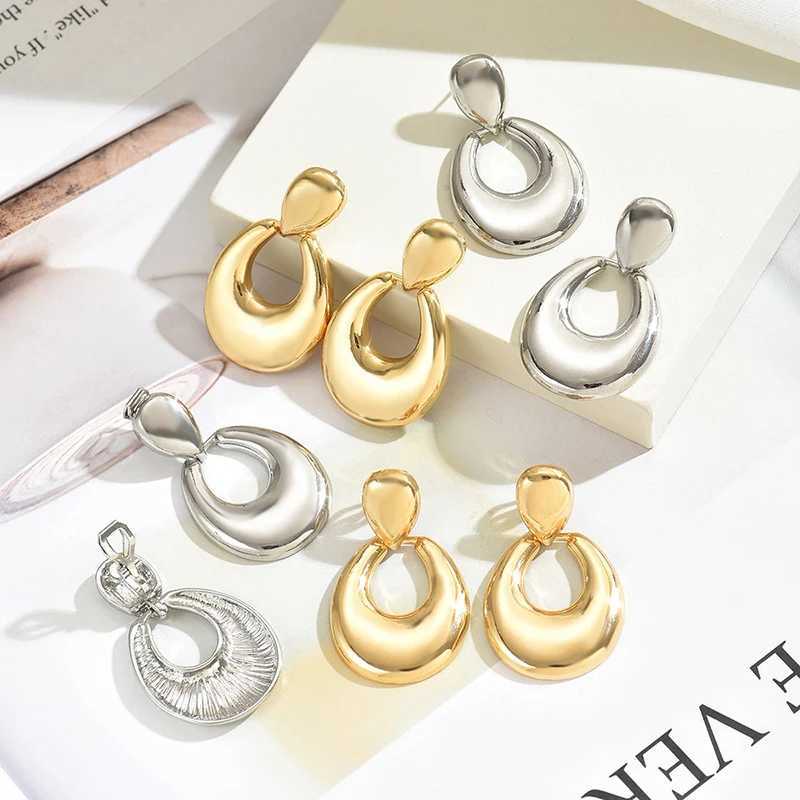 Vintage Golden Smooth Teardrop Clip on Earrings for Women Metal Thick Geometric Non Pierced Drop Earring Statement Party Jewelry J251021