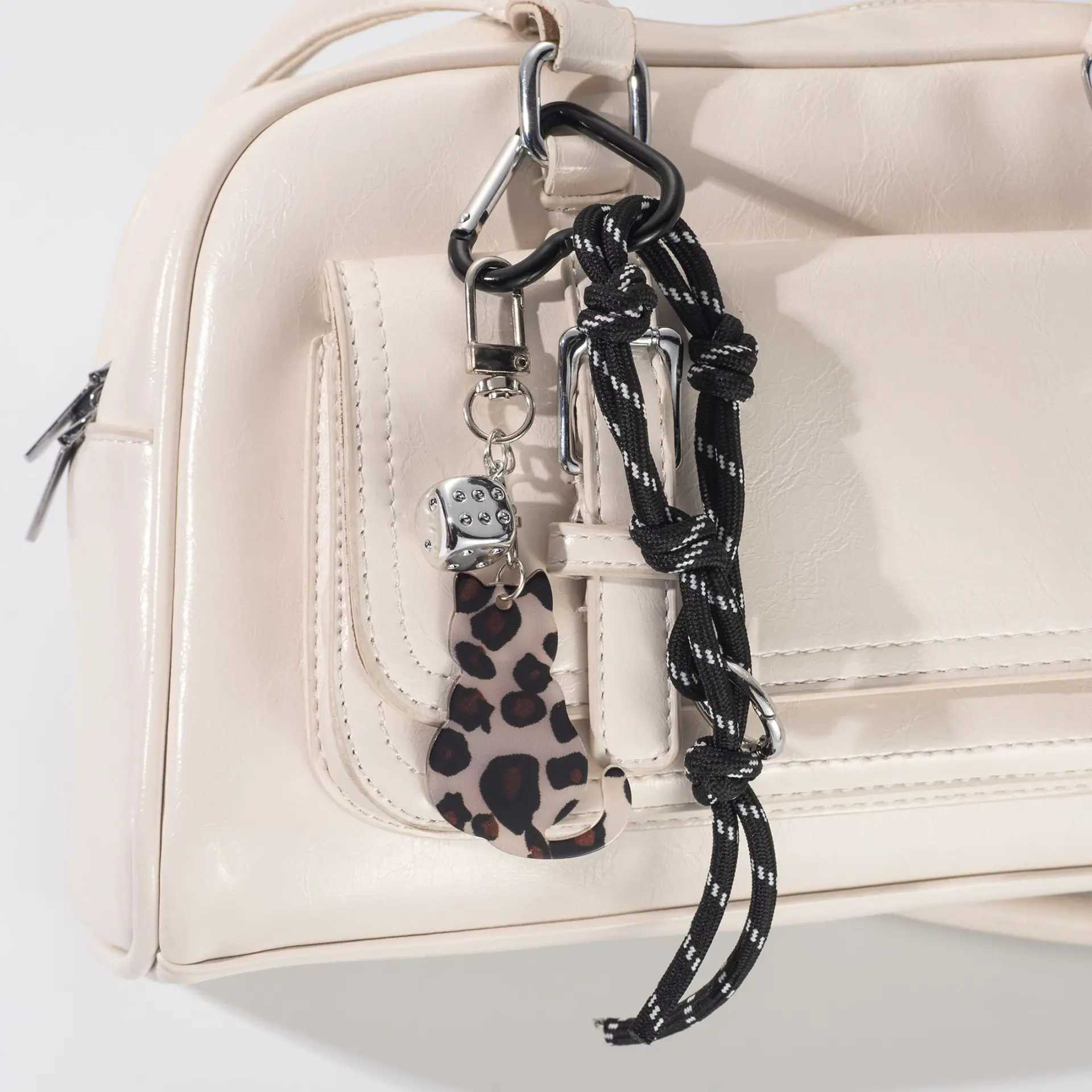 Blackhearted Creative Key Chain Cute And Charming Aesthetic Art Rope Metal Woven Pendant Bag Mobile Phone Pendant J251121