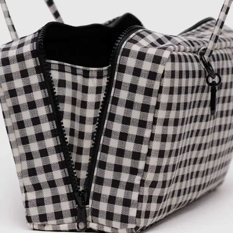 Light Luxury Brand Tote Bag Fashionable Advanced Simple Casual Handbag Large Capacity Commuter Nylon Solid Color Shoulder BagW251021