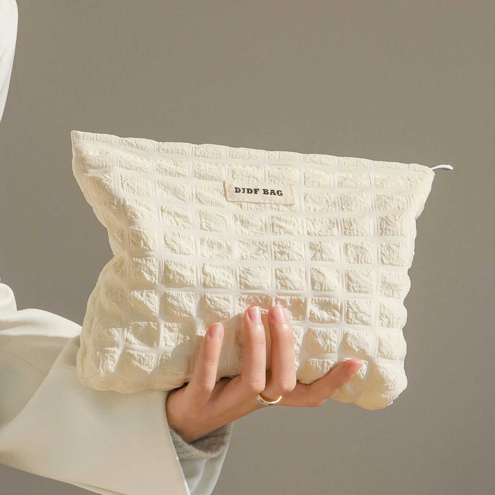 Beige cosmetic bag womens canvas cosmetics storage bag portable travel toiletry bag commuter liner bag coin purseW251021