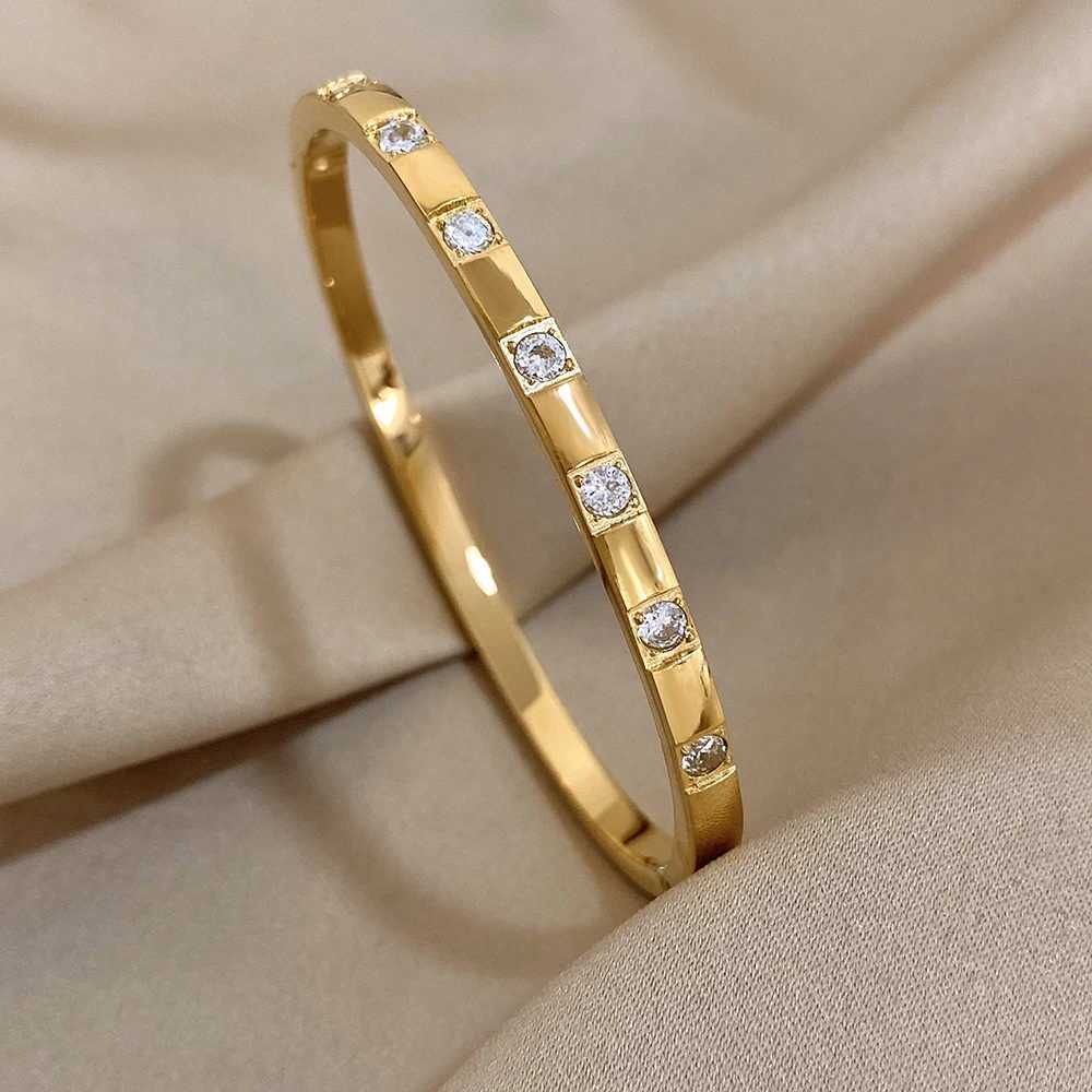 Stainless Steel Square Rhinestones Bangle Bracelet for Women Minimalist Cuff Bangles Waterproof Stackable Jewelry Accessories J251021