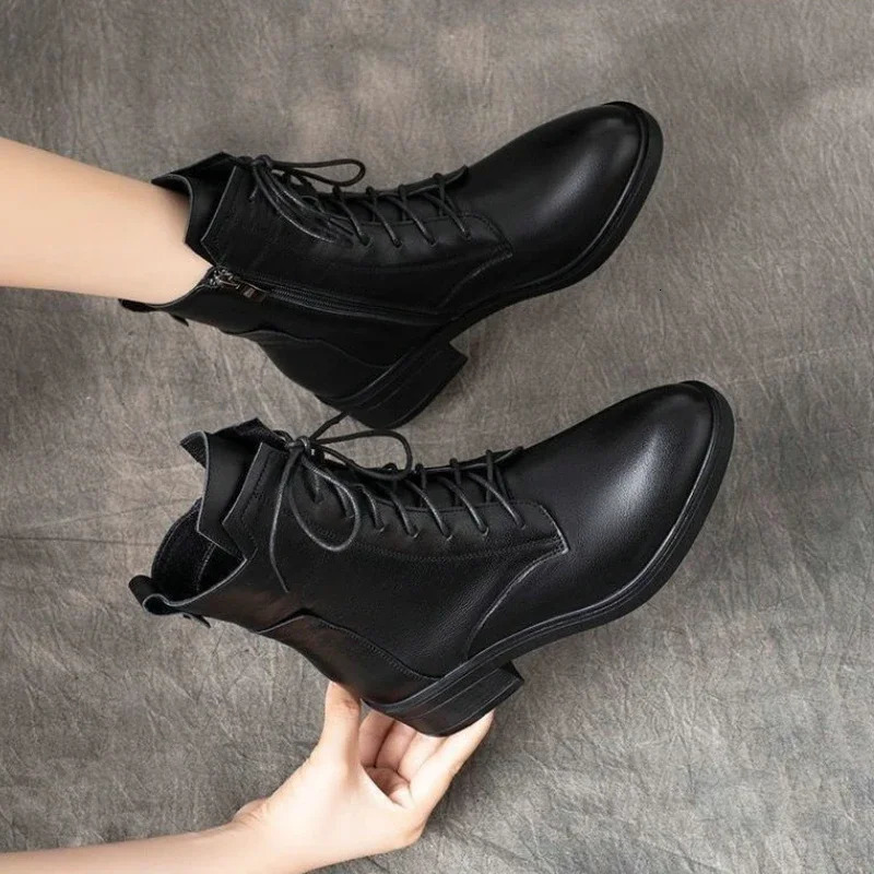 European and American Retro Short Boots Womens Versatile Soft Leather Mid Heel Plush Womens Boots Zapatillas De Mujer 251021