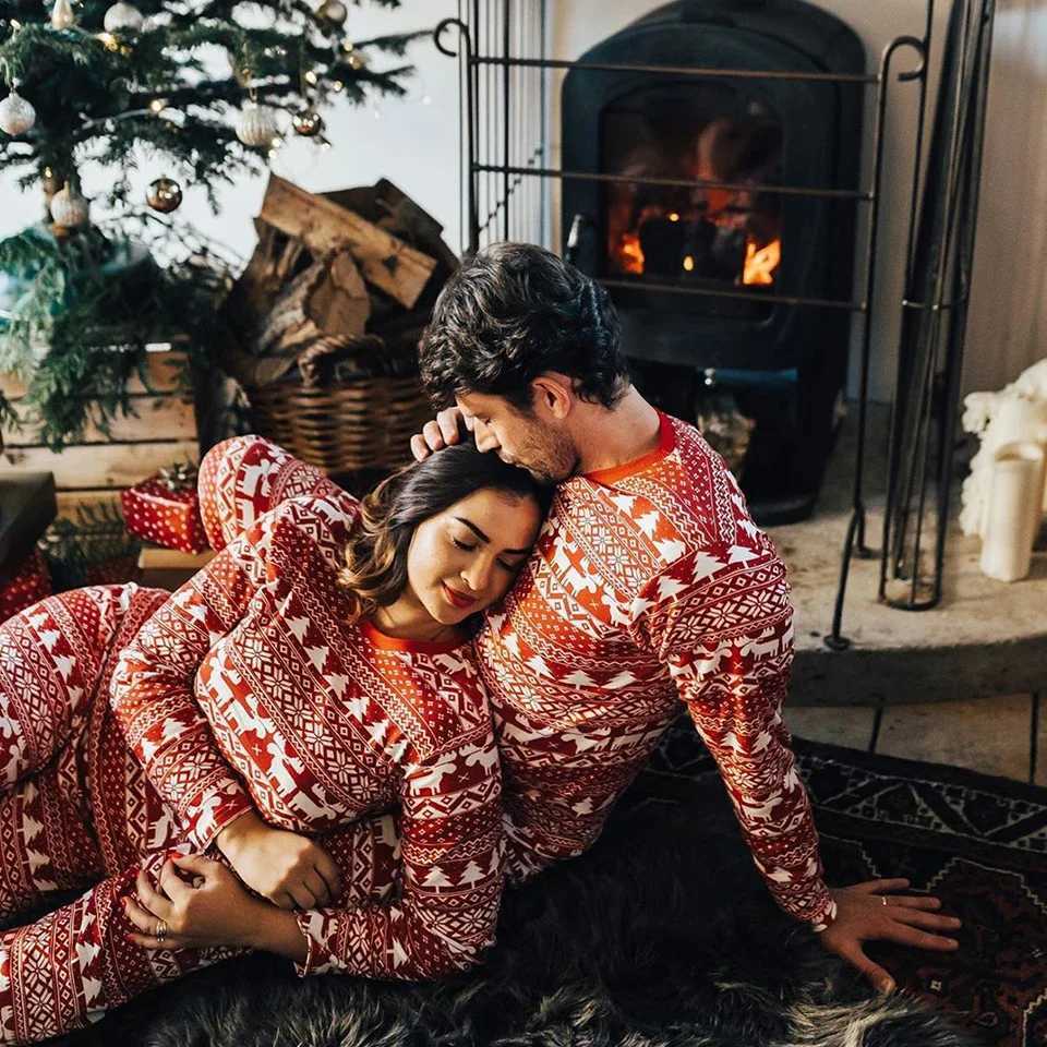 Hot Sall Christmas Family Matching Pajamas Set Vintage Print Xmas Parentchild Loungewear Womens Sibling Couple Look Sleepwear L251021FDVZ