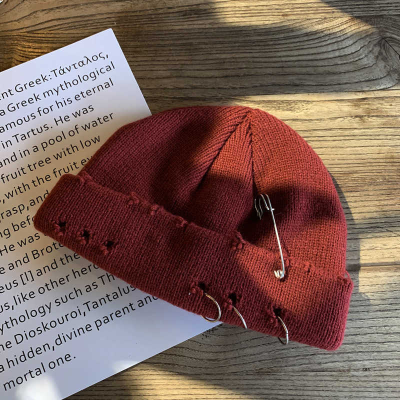 Fashion Ring Pin Hip Hop Woolen Hat Autumn Winter Lovers Net Red Fashion Hat Mens and Womens Knitted Hat H251020