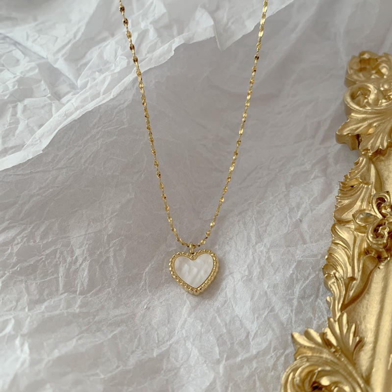 Luxury necklace butterfly s925 silver Vintage exquisite simple heart-shaped necklace gold white mother of pearl niche designer high-end pendant neckla