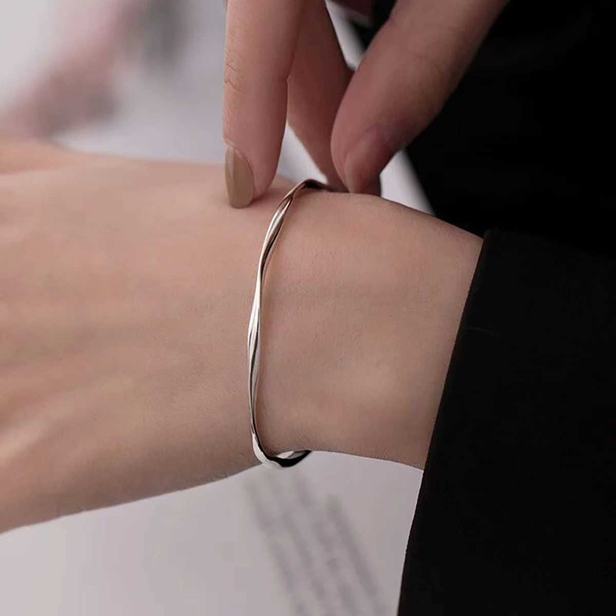 Hiphop Thick Sparling Bracelet for Women Men Vintage Handmade Hasp Bracelet Jewelry Gift for Women J251021