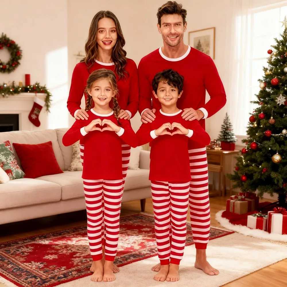 Family Christmas Pajamas Sets Striped Pijamas Familiares Set Couples Sleepwear Family Matching Outfits Girls Boys Xmas Homewear L251021WNGY