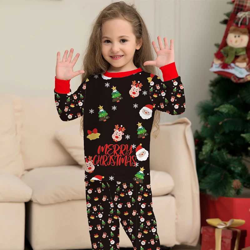 Christmas Pajamas Family Matching Clothes Set 2025 Father Mother And Daughter Son Kids Xmas Outfit Baby Girl Rompers Pyjamas L251021375P