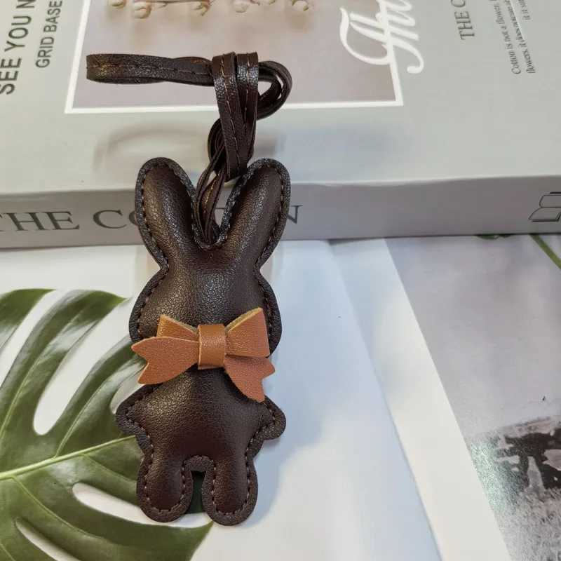 Lovely Cat Keychain Cartoon Leather Pendant Car Key Chain Cute Bag Accessories Girl Woman Gift Key Chains W251021