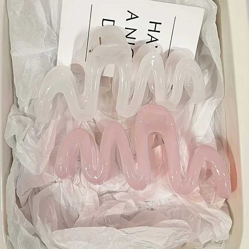 New Wave Shaped Hair Claw Clips Fresh And Sweet Headwear Suitable for Daily UseMakeup WearingAs a Decorative Gift for LadiesW254021