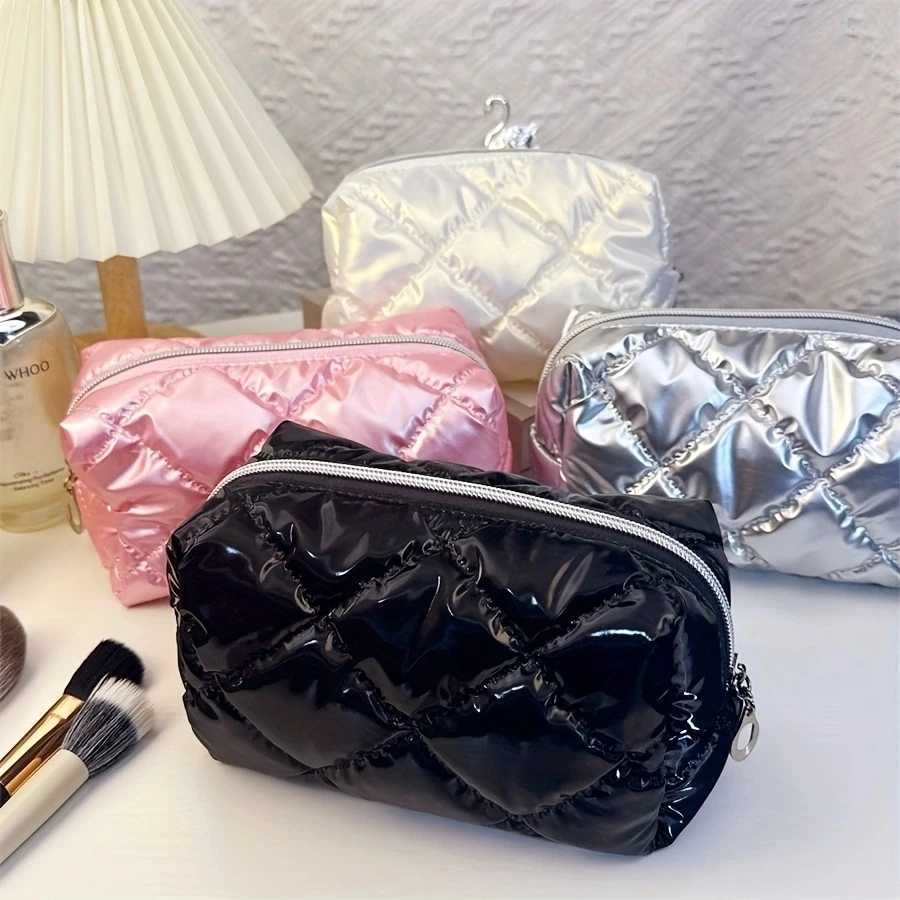 High style travel makeup bag for women large capacity hand held high end cosmetic organizerW251021