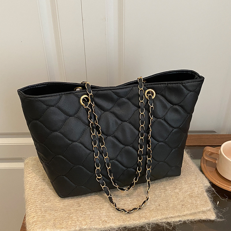 Luxury Ladies Handbag Leather Versatile Black Candy Color Large Medium Zipper Chain Travel Adjustable Strap Multiple Compartments Tote Bag