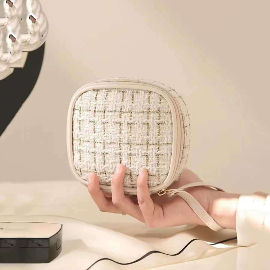 Portable Luxury Style Small Square Cosmetic Bag Sanitary Napkin Storage Bag Handheld Hygienic Purse Fashionable Makeup PouchW251021