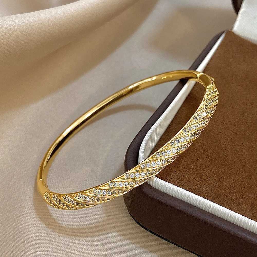 Luxury Twisted Micro Inlaid Zircon Cuff Bracelets for Women Fashion Gold Plated Copper Stacked Bangle Bracelet Jewelry Gifts J251021
