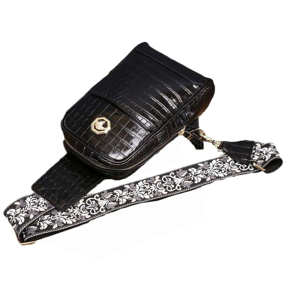 New Men's Crocodile Print Chest Genuine Fashion Casual Leather Retro Multi-Function Shoulder Bag 251021