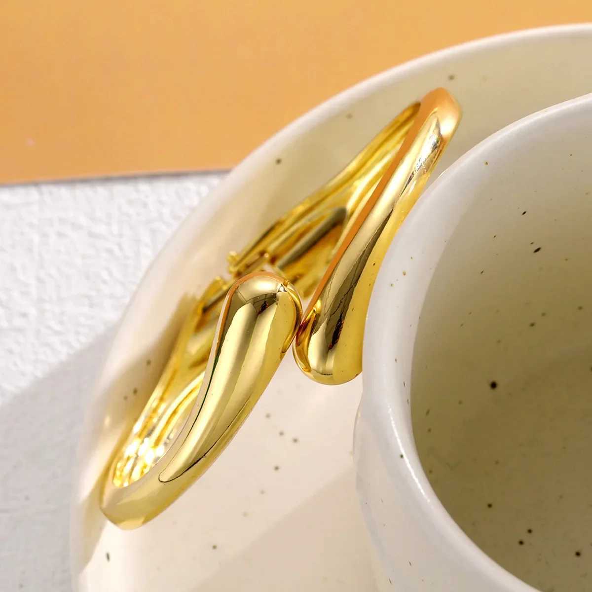 Simple Teardrop Shaped Bangle For Women Creative Gold Silver Color Adjustable Cuff Open Bracelet Girls Fashion Jewelry J251021