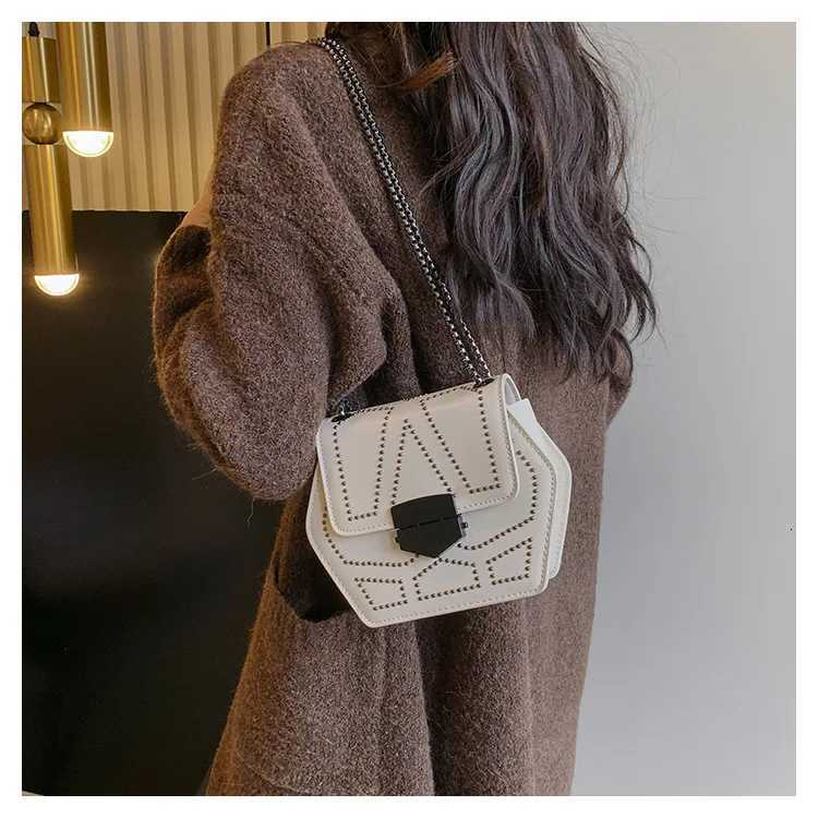 Rivet Chain Bag for Women Stylish Crossbody with Detachable Shoulder Strap Trendy Handbag for Casual Night Out Z251018