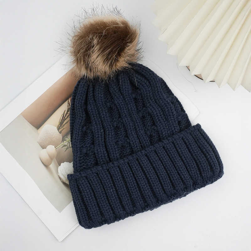 Autumn Winter Twisted Gray Ball Yarn Knitted Hat New Fashionable Warm Versatile Ear Protection Yarn Hat H251020