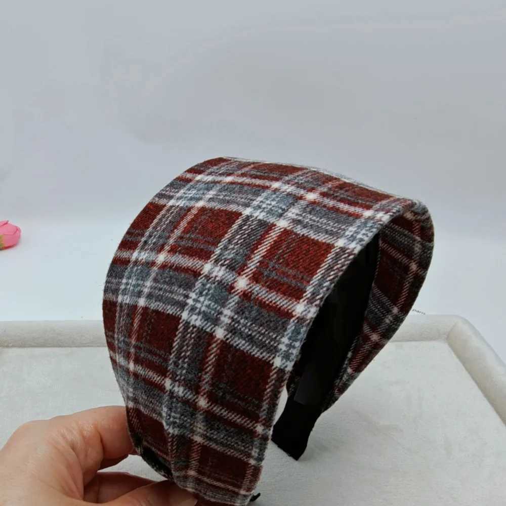 75 Widebrimmed Plaid Headband Winter Short Plush Hairband Makeup Covering White Hair Headbands for Women Diadema MujerW254021