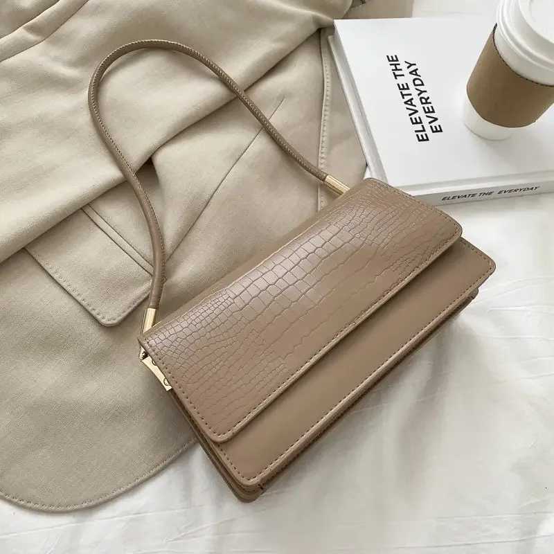 Retro Hong Kong Style Womens Underarm Bag Hot Sale Of The Season New Fashion High Quality Single Shoulder Crossbody Bag VersatiXJ251021