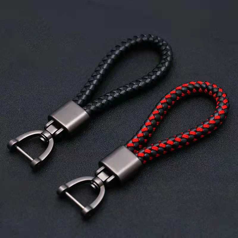 HighGrade Hand Woven Leather Car Keychain 360 Degree Rotating Horseshoe Buckle Key Rings Leather Lanyard Key Chain Accessories W251021