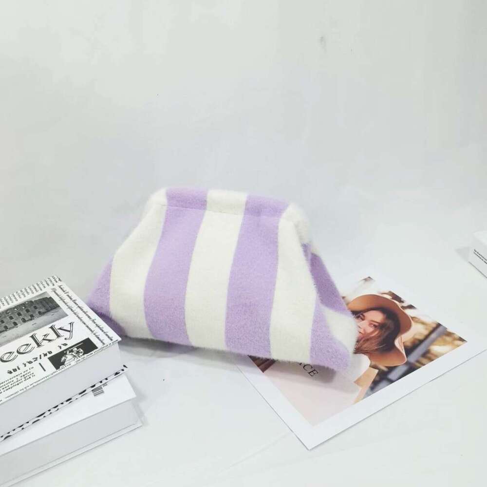 New Women's Knitted Commuting Versatile Striped Cloud Fly Weave Makeup Bag
