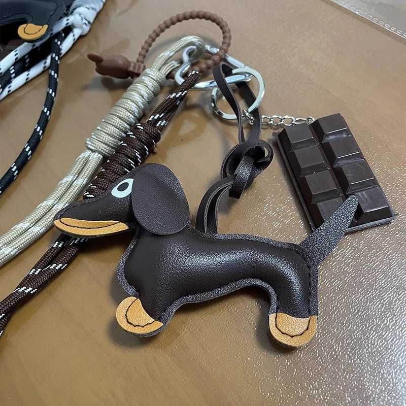 1PC Womens Pendants Vintage Leather Sausage Dog Chocolate Charms Accessories For Mobile Phone Bags Keychain J251121