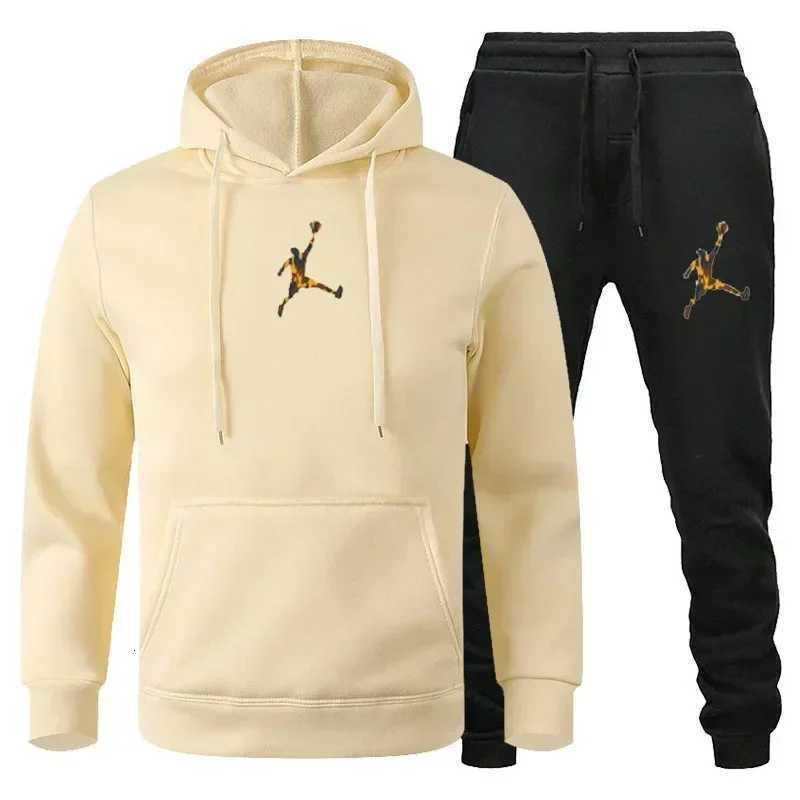 A twopiece set of mens sportswear hooded sweatshirts and sweatpants for the 2025 autumn and winter season as well as X251021