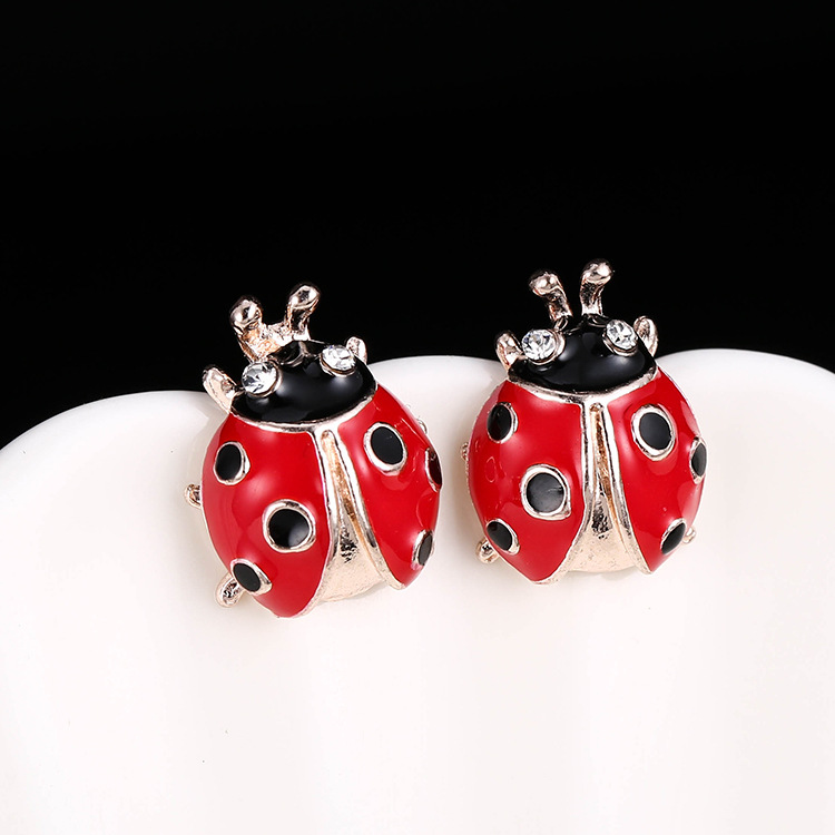 Designer earrings diamond earrings Retro fashion cute seven star ladybug earrings with a niche design sense free shipping