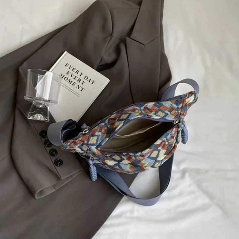 Bohemia Corduroy Belt Bags for Women Fashion Fanny Pack Female Banana Waist Bag Hip Purse Shoulder Crossbody Chest Bag Pocket Z251021