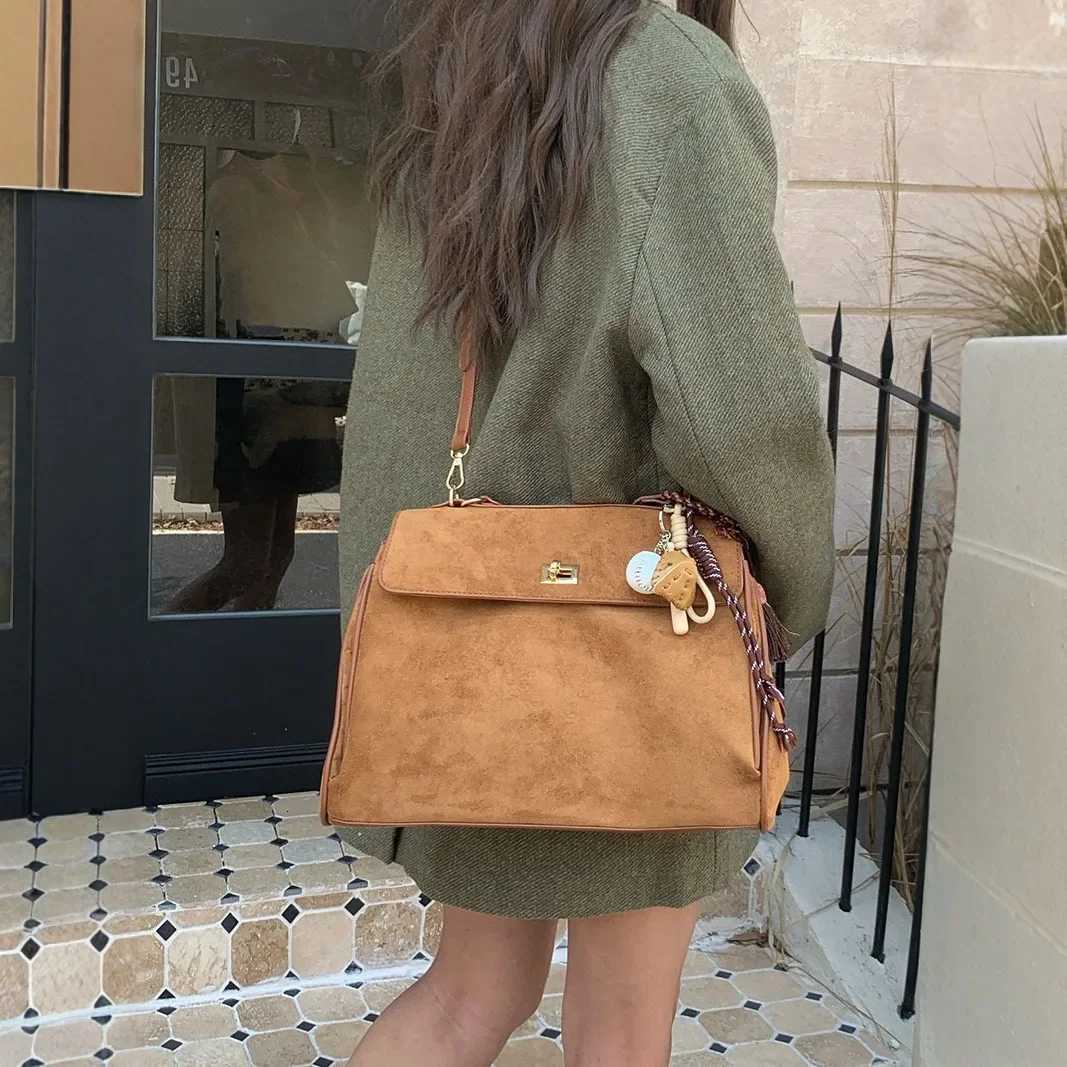 Vintage Matte Wens Tote Bag Large Capacity Cmuter Underarm Bag AutumnWinter HighEnd Feel Versatile Crossbody Single Sho Y251021