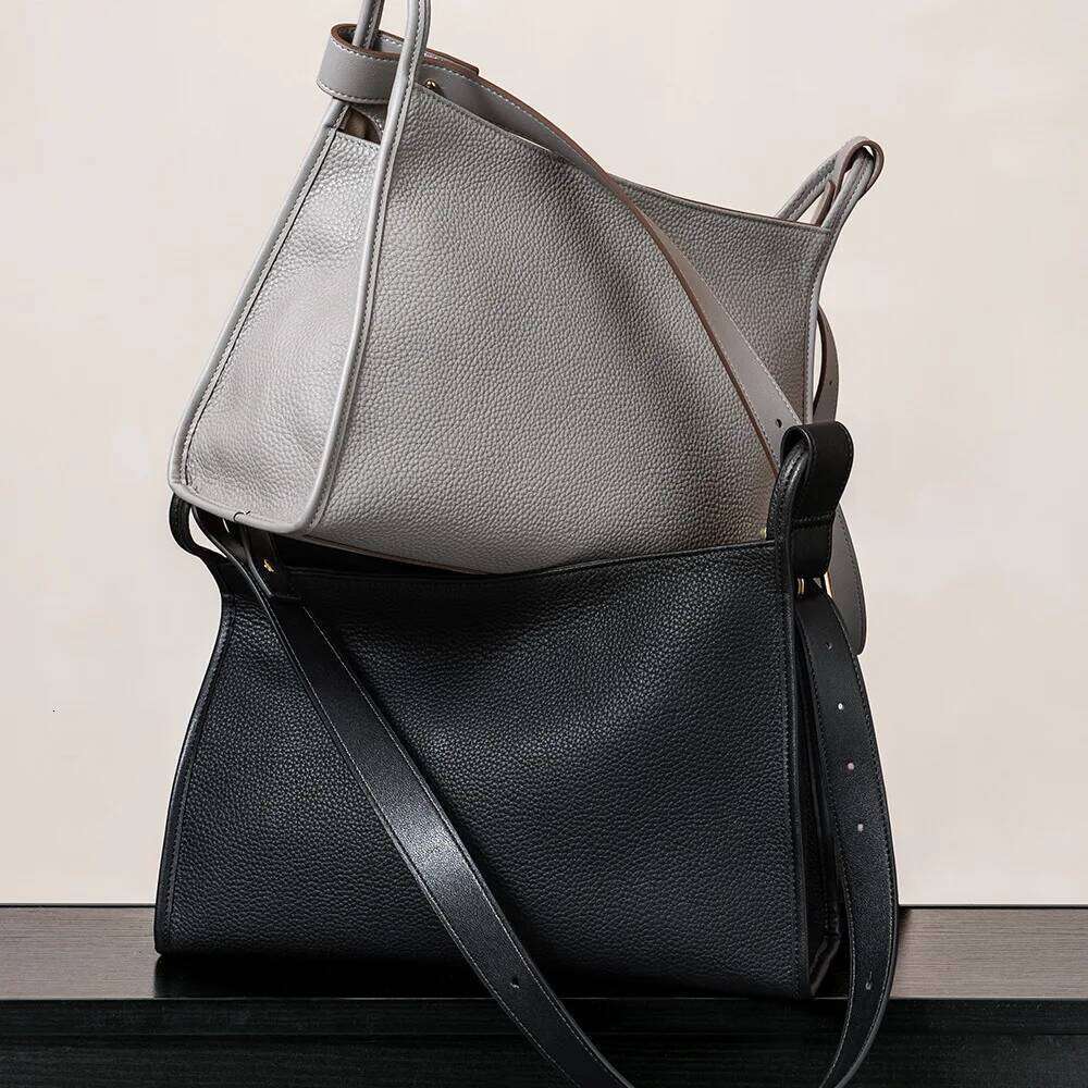 Top Layer Cowhide Women's Armpit New Design Large Capacity Lychee Pattern High-End Simple Commuter Handbag Shoulder Bag 251021