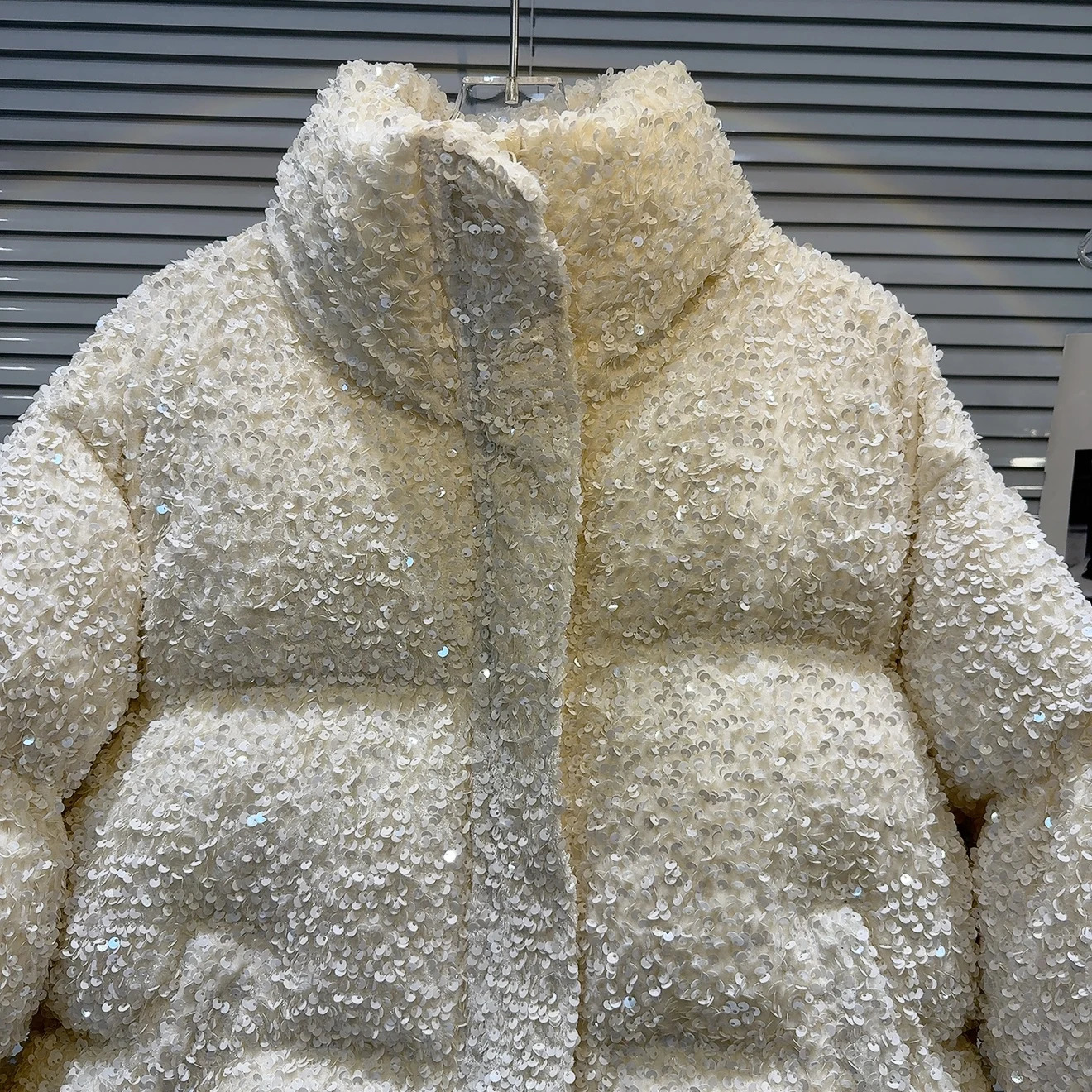 Winter Warm Sequin Puff Stand Collar Down Jacket Female Thick Fluffy Parker Cotton Outwears Women White Duck Zipper Jackets 251017