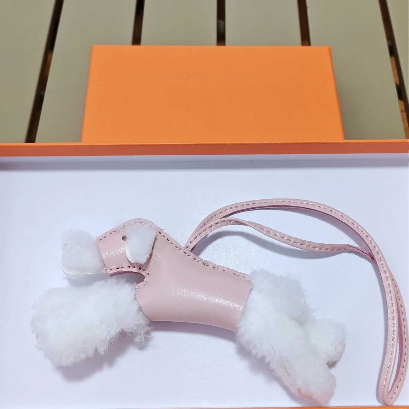 Classic Real Leather Dog Fur Hanging Keychain Bag Charm Pendant Ornaments Backpack Accessories Gift Diy Bag J251121