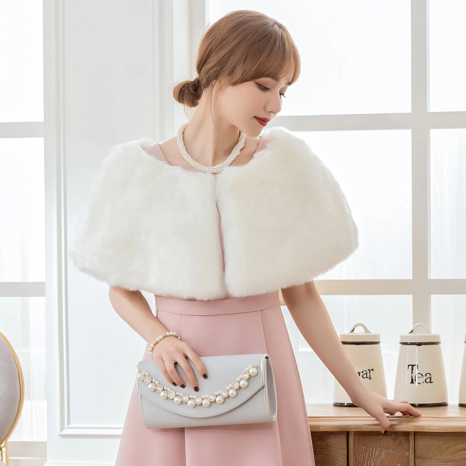 Fashion Faux Fur Shawl Wrap Formal Party Wedding Dress Code Luxurious Women Thermal Cape Coat 251021